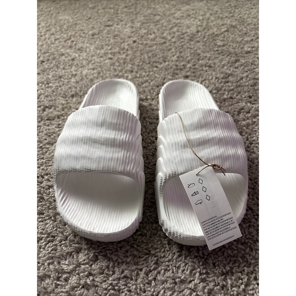adidas Originals Adilette 22 Slide Sandals HQ4672 Men's size 9 Foam Comfy White